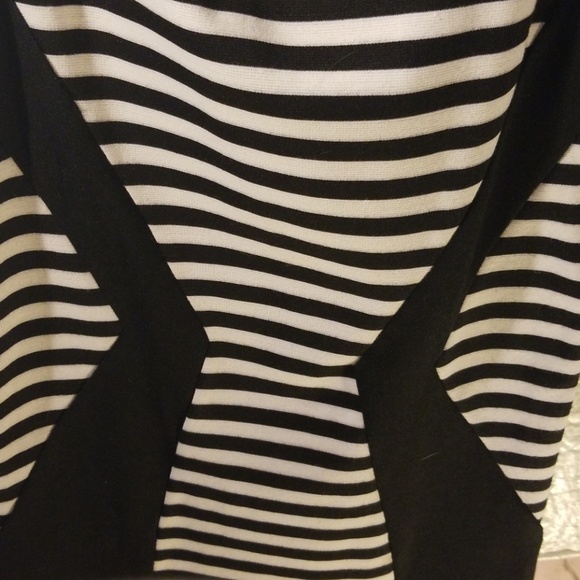 Black and white dress - Picture 4 of 4